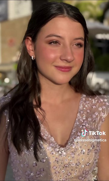 💔 Jonathan Montenegro rompe el silencio con un mensaje conmovedor dedicado a su hija Sophia, a quien no ve desde hace más de 15 años. En un texto lleno de amor, nostalgia y respeto, el actor venezolano agradece a Patricia Schwarzgruber por haber cuidado de su hija, pero también expresa el dolor de no haber podido ejercer su rol como padre.