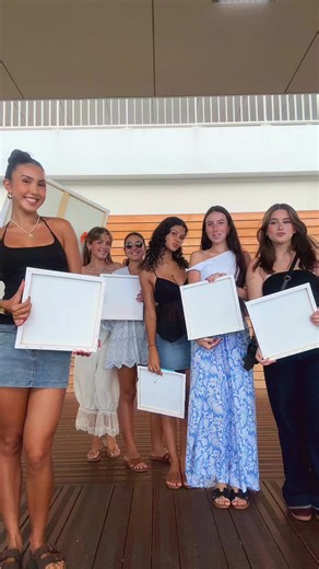 HAHAHAHA En ma défense, je voulais juste faire un tableau déco pour chez moi 🤣😭 … #girlssupportgirls #painting #gf #fyp #artist