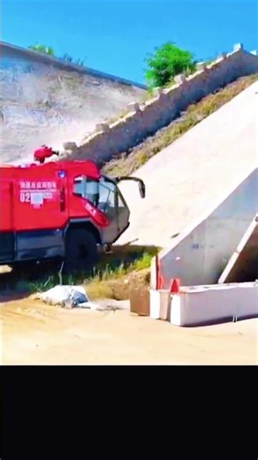 Airport Crash Tender / Aircraft Rescue Fire Fighting (ARFF) Vehicle