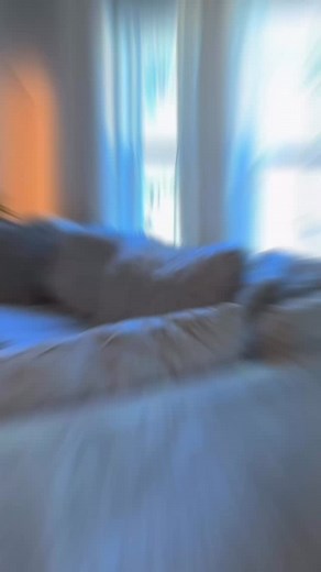 299 Lillian Street in Rincon, GA Newer construction from 2023 with 3 bedrooms, 2 baths, and just over 1,500 square feet on almost half an acre. Thinking about one-level living This one keeps life simple. An open layout that lets you cook, talk, and keep an eye on everything at once. Kitchen has granite counters and stainless appliances so you’re not walking into an update project on day one. The primary suite has a real walk-in closet and its own bathroom so no one is stealing your space. Two mo