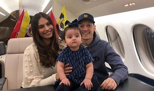 Arsenal: Ozil makes farewell trip to the Emirates before move