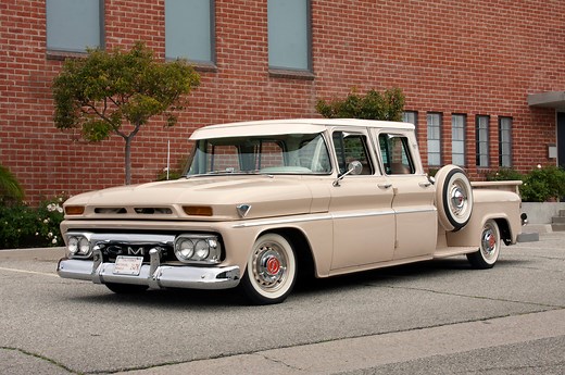 This 1962 GMC Crew Cab Is The Only One Of Its Kind. But It’s Not A Custom.