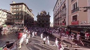 1M views · 547 shares | Wanna watch the most popular VR videos for FREE? Get VeeR now and join 10 Million+ users to start watching! | VeeR VR | Facebook