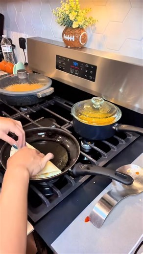 We love a quick dinner 欄❤️ #fypreels #dinnerideas #whatsonthemenu #quickmeals | Ciara Ochoa | Facebook