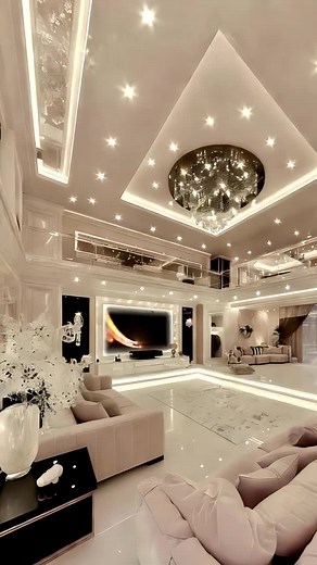 This exclusive #MansionTour showcases the peak of #LuxuryHome interior design. Get ready for serious #HouseGoals with a look at stunning architectural masterpieces and opulent decor. We dive into a world of high-end styling, highlighting the ultimate #DreamAesthetic and showcasing the best of #Interiordesign trends for ultra-modern living. ​Esta exclusiva visita guiada MansionTour (o TourDeMansión) muestra la cima del diseño de interiores en LuxuryHome (o CasasDeLujo). Prepárate para unos serios