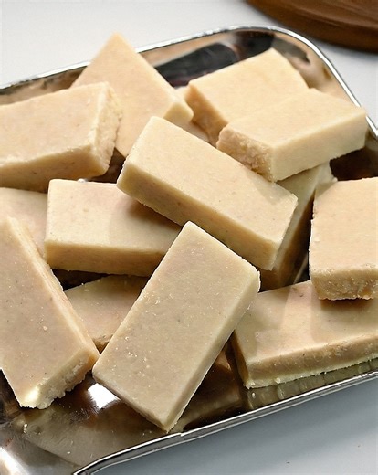 Makar Sankranti Special: Using only 3 main Ingredients, I prepared this melt-in-mouth sweet recipe. You'll love it! :) | Papa Mummy Kitchen