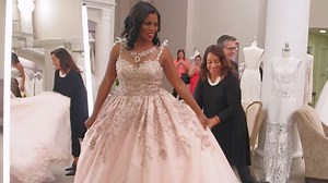 Omarosa Staged an Impromptu Wedding Photo Shoot at the White House—Without Asking Anybody First
