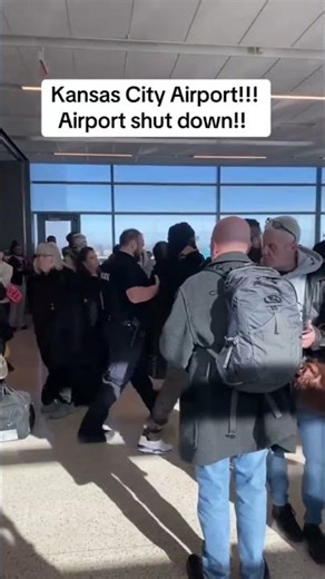 Kansas City Airport!!!Airport shut down!!