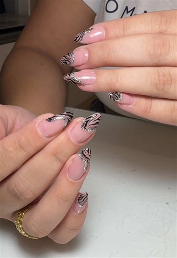 Another nails set with animal print🦓🤍 #nailsart #nailsartvideos #nailsvideotutorial #almondnails #blacknails #frenchnails #gelnailsdesign #fall2025 #fallnails #nails2025 #foryouu #fyppp #cyprustiktok #cyprus🇨🇾 #greece #greecetiktok🇬🇷 @dk_clinicalpsychologist