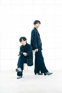 THREE1989が初のアーティスト・プロデュース。ダンス＆ヴォーカル・グループ ホワエク、新曲「シェ・モア」配信リリース＆MV公開