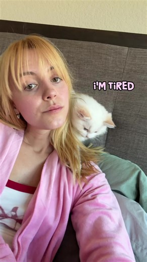 How Spice falls asleep on me | cuddle sleep