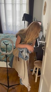 264K views · 8.4K reactions | Et si Léa Deleau chantait les refrains de « Besoin de rien » et que je réécrivais les couplets, ça donnerait quoi ? 樂❤️ | Félix Radu | Facebook