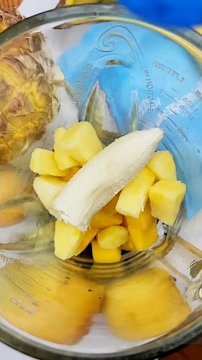 Blue Tropical Dream Smoothie - Blue Spirulina - Healthy & Fun Recipe