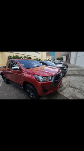 Toyota Hilux 2024 Cabina y Media 4x4 2.4 Color Rojo en Honduras