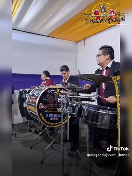 El Pescadito: La Banda Orquesta que Impone Moda