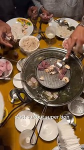 Arrêtez-tout, Le Romazava Isoraka a tué le game 🔥 34 000 ar par personne pour la fondue romazava. ‼️il faut réserver la veille ou le matin si c’est pour le soir 200g de viande par personne / à partir de 4 personnes 😉 Les plats gasy sont autour de 15 000 ar et ça ouvre jusqu’à 03h du mat Vendredi et Samedi 😎 Manala makafoka tsara 😂 📍Isoraka entre Le B et Chez Papa | Tiakaly