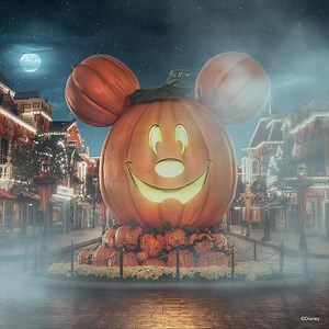 Come join us for a frightfully good time! It’s Halloween Time at #Disneyland Resort, September 3–October 31. Tickets and Park reservations required. | Disneyland