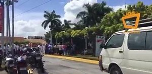 11K views · 262 reactions | Turbas del régimen de Daniel Ortega se tuvieron que quedar con las ganas de vociferar en contra del a Misión de la Organización de las Naciones Unidas #ONU que aún se encuentra en Nicaragua. Los fanáticos no contaban con que el equipo de la ONU no está alojado en el Hotel Holiday Inn. Esto se da cuando el presidente Ortega ordena que la ONU salga de Nicaragua. #Artículo66 #SOSNicaragua #GritoPorNicaragua | Artículo 66 | Facebook