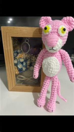 Pink Panther, but make it crochet 💕🐾 #crochet #amigurumi #pinkpanther #handmade #diy #crochettoy