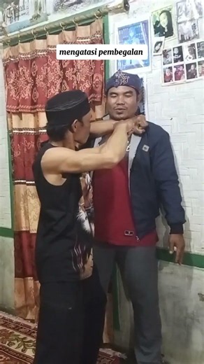 How to Foil a Mugging #pencaksilat #selfdefense #indonesianculture