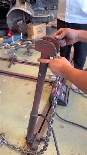 Car Body Straightening on a Frame Machine: Trunk Lid Restoration