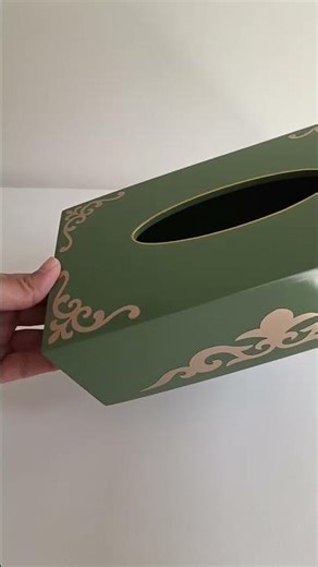 Tissue box