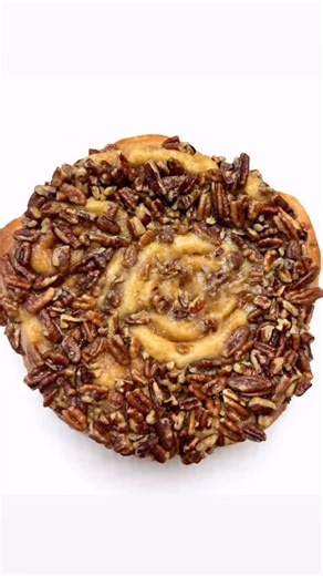 Before the turkey… there’s breakfast! Coffee cakes, cinnamon rolls, and pecan rolls ready for your Thanksgiving table.PRE-ORDER NOW! #schneidersbakery #supportsmallbusinesses❤️ #rolls #thanksgiving #bakery #smallbusinesssupportingsmallbusiness | Schneiders Bakery