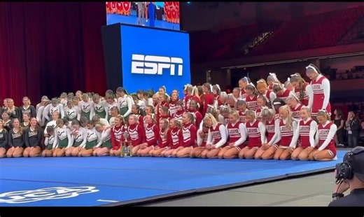 🏆 Watch this video of the Alabama Cheerleading Team winning a National Championship! 🏆 Pretty Awesome to watch Congrats and Roll Tide, ladies! 👏🐘 Credit: UA Athletics | Ryan Fowler
