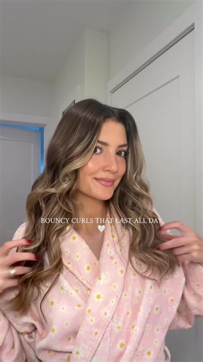 SARAH JACOBSON on Instagram: "Always gives me the best curls and they last for days🫶🏻 @tymo_fashiontech #hair #beauty #tymobeauty #curlstymo #curlsbounce"