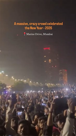 Chal Mumbai 🌍 on Instagram: "🔹A massive, crazy crowd gathered to celebrate the New Year - 2026"