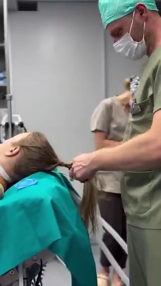 If the patient's hair is long, sometimes it's hard to put on the surgical cap, so it has to be braided or tied up first. And usually, the surgeons or anesthesiologists who have daughters can do it :’)