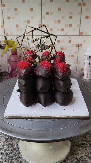 only strawberry cake 🍰#viral #lifeisbutadream #cakedecorating #cakedesign #varshachoudhariofficial