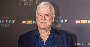 Legendary Comedian John Cleese Mocks Hank Azaria's Apology for Voicing 'Simpsons' Character