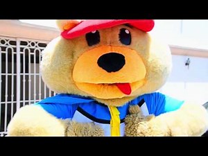 Lore Lore - El Oso jugando en la calle