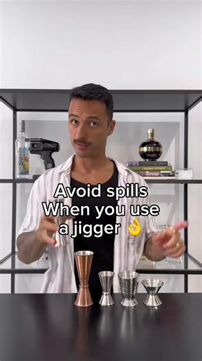 Mastering Jigger Pouring Techniques for Bartenders