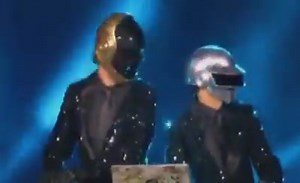 Daft Punk - Burger, Nuggets, Nuggets, Burger | Alive Music e