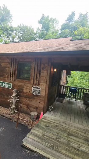 5.4K views · 249 reactions | Cabin tour in Pigeon Forge Tennessee ♿️ #adaptiveoutdoorz #AdaptiveLife #spinalcordinjury #disabilityblogger #disabilityadvocacy #OvercomeObstacles #tennessee #pigeonforge | Zac Wolfe | Facebook