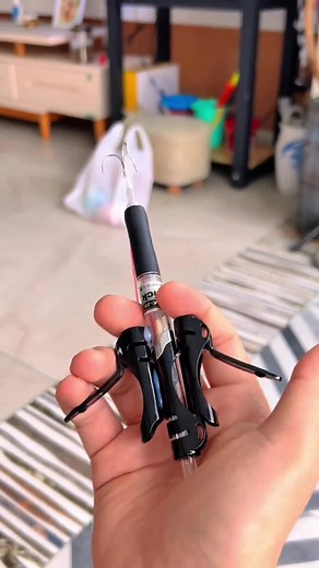 如何用迴紋針與筆制作飞天神爪