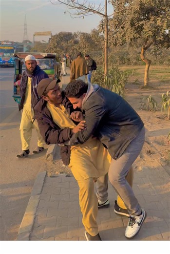 Hilarious Roadside Joke Prank