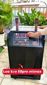 Model: E8Pro Công suất: 500-800W Hệ thống loa: bass 50, trung, treble Micro: Pin Aa, chất liệu hợp kim Kết nối: BT, USB, TF. HOA SEN, OTG, MIC, GUITAR, DC12V Nguồn: AC 220V/50Hx Kích thước SP: 85 × 55 × 50cm Trọng lượng: 45kg | manhtiengiasi.com | Facebook