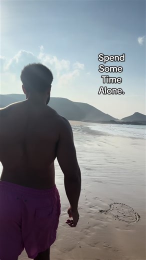 Sometimes a Little beach walk wont do you wrong 🌊 #beachvibes #beachwalk #alone #trend #viral