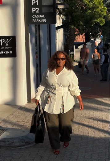 #OOTD Pants: 308717425 Top: 304615906 Shein discount code: CAZAthirdoneonline807 #SHEINCurve #SHEINtrends#ad @SHEIN ZA @SHEIN