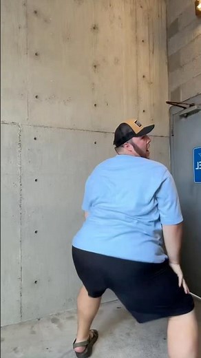 👉 “Big Guy Shuts Down the Dance Floor with His Moves 🔥 Must See!”