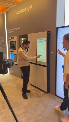 Aurélien GRANET (Monsieur GRrr) on Instagram: "Gemini arrive dans votre réfrigérateur 🤯 L’IA de #Google arrive dans le Family Hub de #Samsung Est-ce qu’un frigo qui vous donne des recettes et vous prévient quand vos aliments arrivent à péremption ça vous botte ? Je trouve ça assez malin. J’attends de voir comment Samsung va utiliser #Gemini car il me manque quelques détails 🧐 #ces2026 #tech"