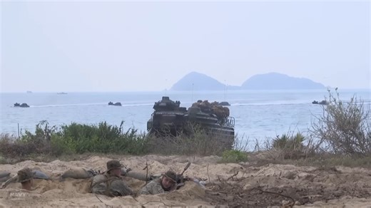 Watch how US Marines just landed on an island close to Iran