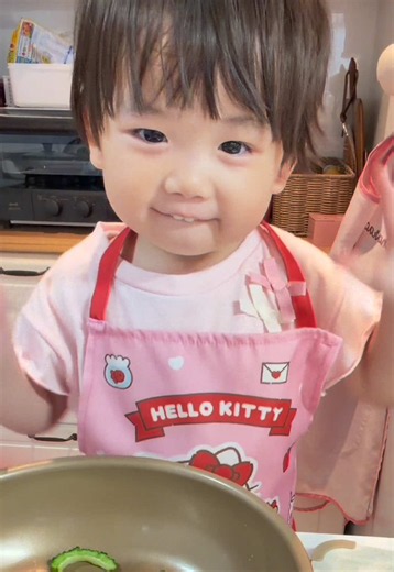 2歳シェフの簡単キッズクッキング｜イヤイヤ期でも楽しい料理遊び