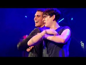Reggaeton Lento - CNCO en Radio Disney Vivo 2018 HD