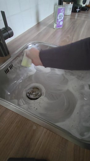 How i clean my stove #cleaning #stove #cleantok #foryou #viral