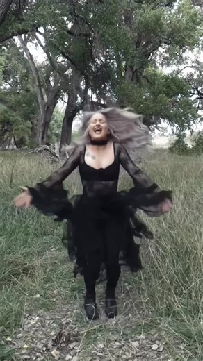 🔊🔮 𝔀𝓲𝓽𝓬𝓱𝔂 𝔀𝓾𝓫𝓼 💫 . . . #transmutation #witchy #alchemy #darkfeminine #bassmusic | Samantha Leah