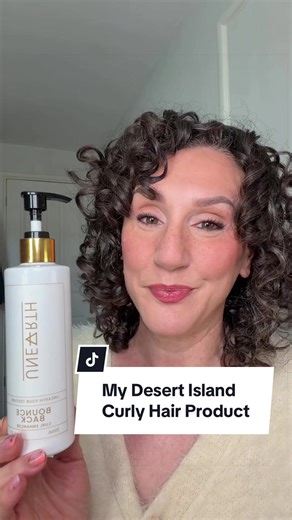 If I could only use one product on my curls it would be this from @Unearthandco. Designed specifically for soft, fine curls I would take this anywhere and still have a banging washday 🙌 #makeupbykaty #curly #curlygirl #curlyhair #finecurls